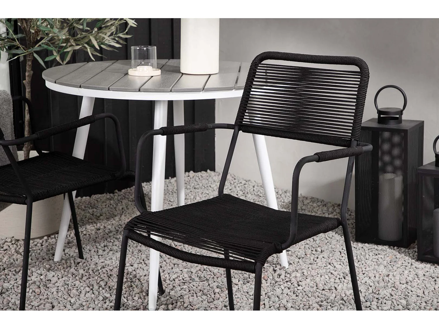 Break Gartenset Tisch Ø90cm grau, 2 Stühle Lindos schwarz.