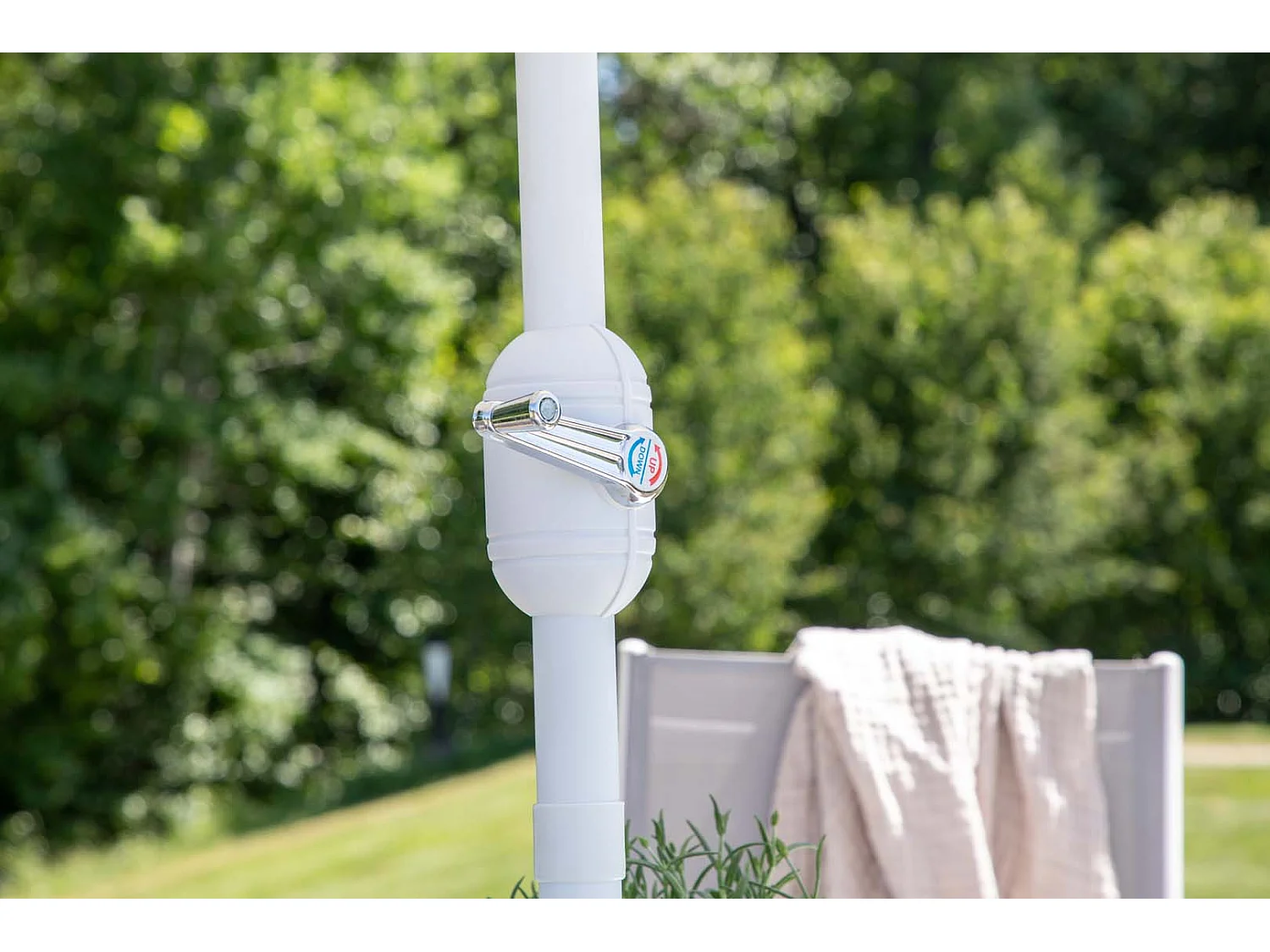 Brekki Gartenset Tisch 90x150cm weiß, 6 Stühle weiß.