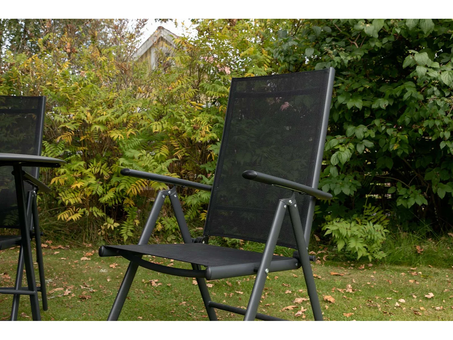 Brekki Gartenset Tisch 90x150cm schwarz, 6 Stühle schwarz.
