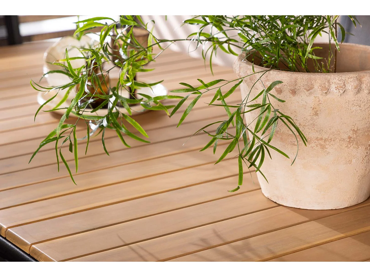 Holmbeck Gartenset Tisch 90x200cm natur, 6 Stühle Copacabana schwarz.