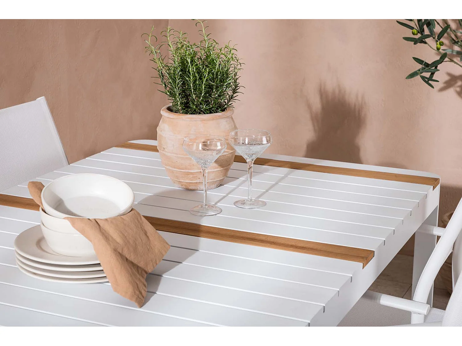 Togo tuinmeubelset tafel 90x150cm wit, 4 stoelen Santorini wit.