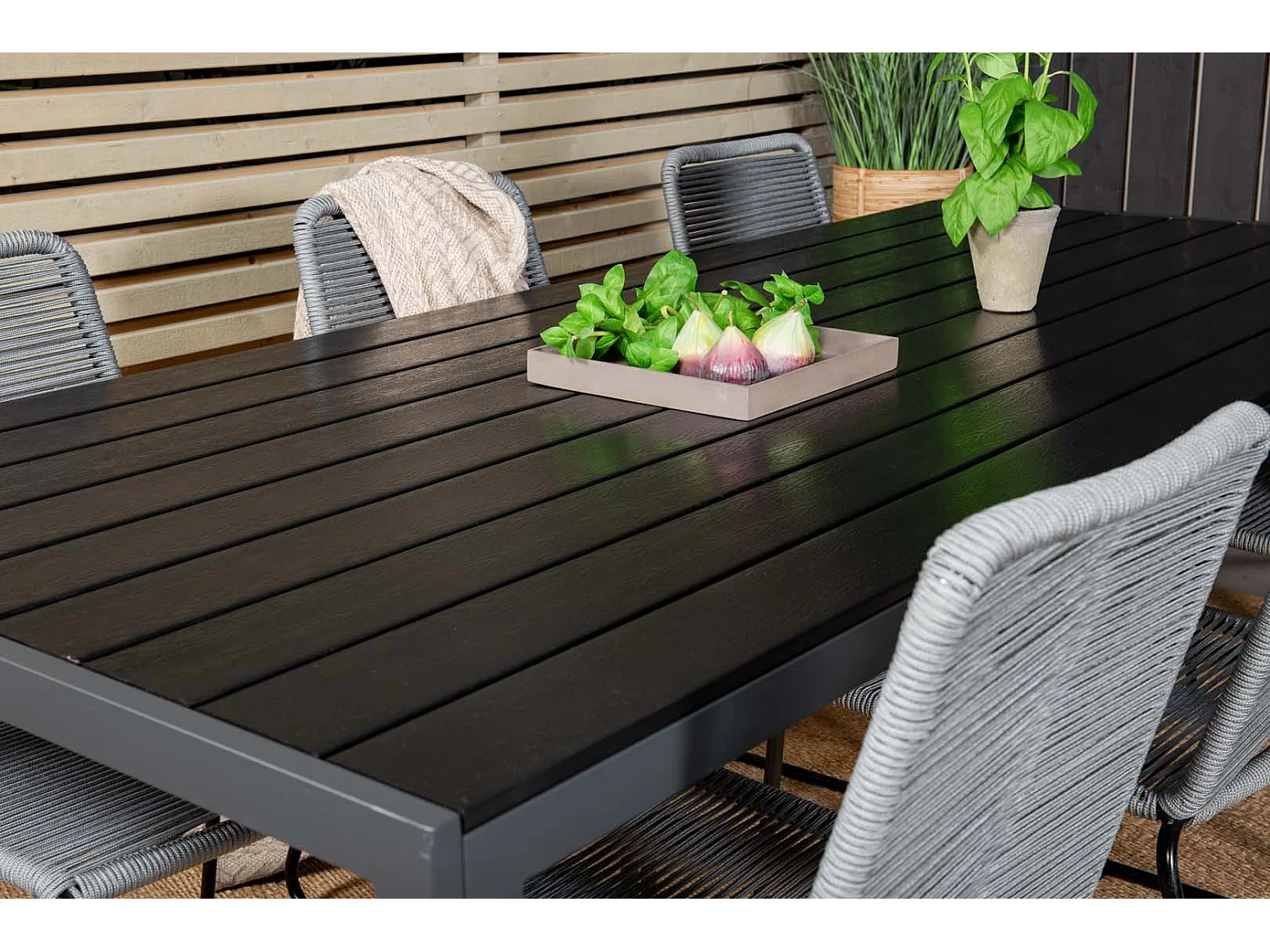 Break set de jardin table 90x205cm noir, 6 chaises Lindos gris.
