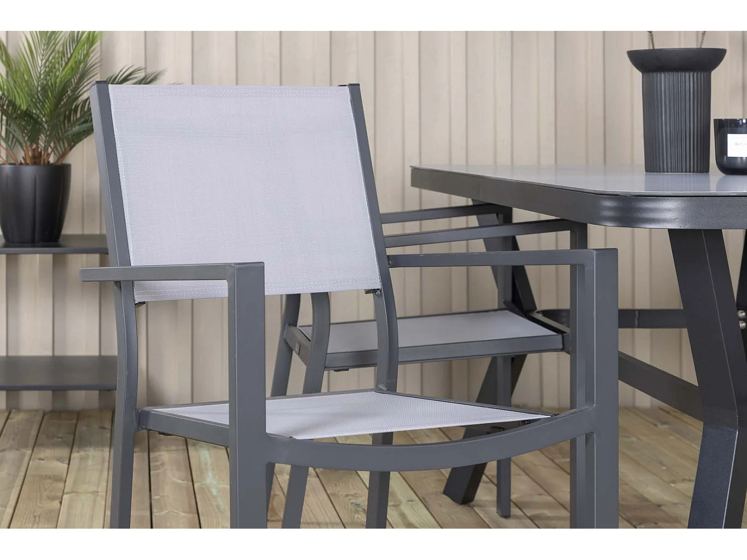 Virya set de jardin table 90x160cm noir, 4 chaises Copacabana gris.