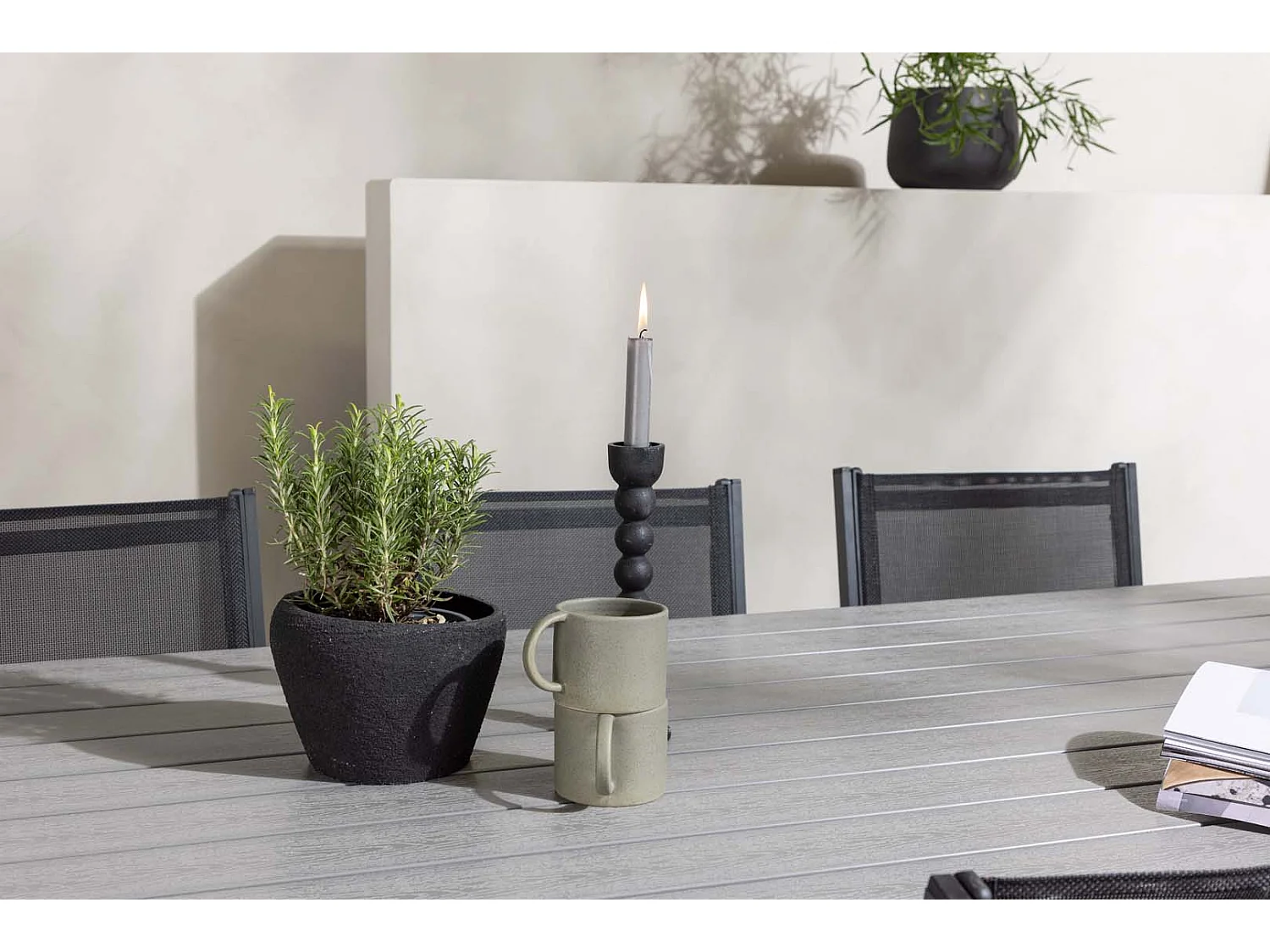 Garcia set de jardin table 100x200cm gris, 6 chaises Copacabana noir.