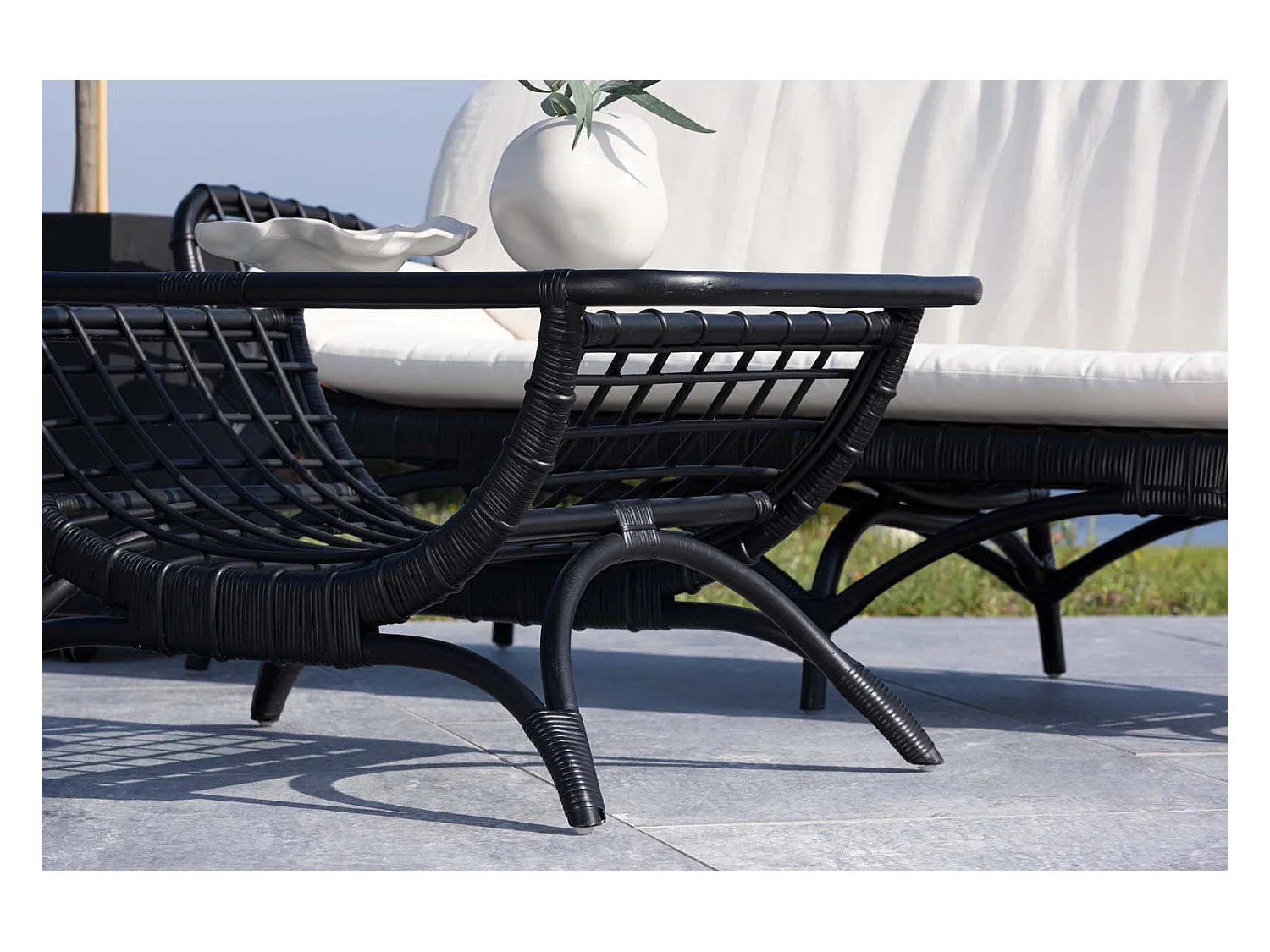 Moana Gartentisch Beistelltisch 60x96cm schwarz.