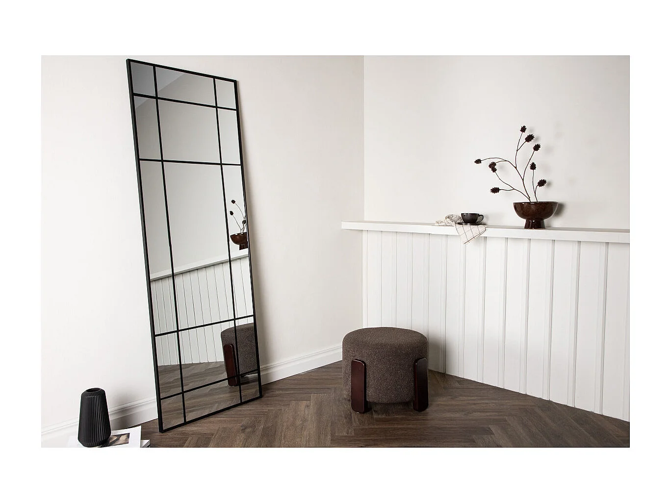 Lake Spiegel schwarz.