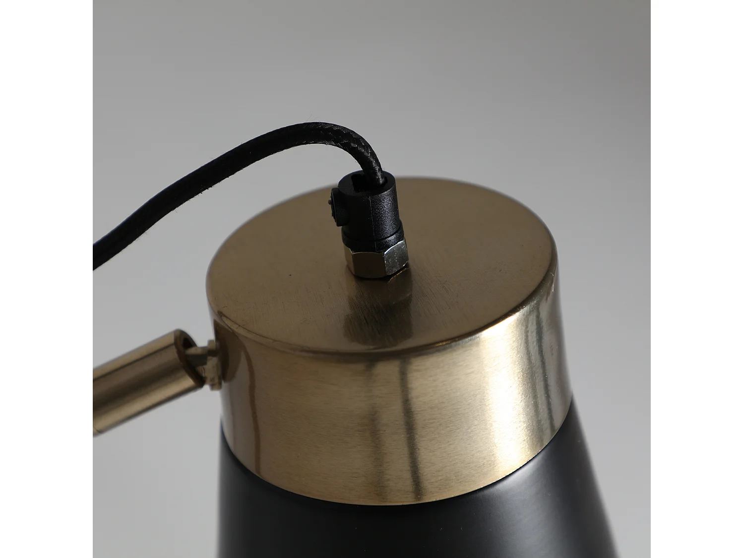 Lampe de chevêt en fer noir