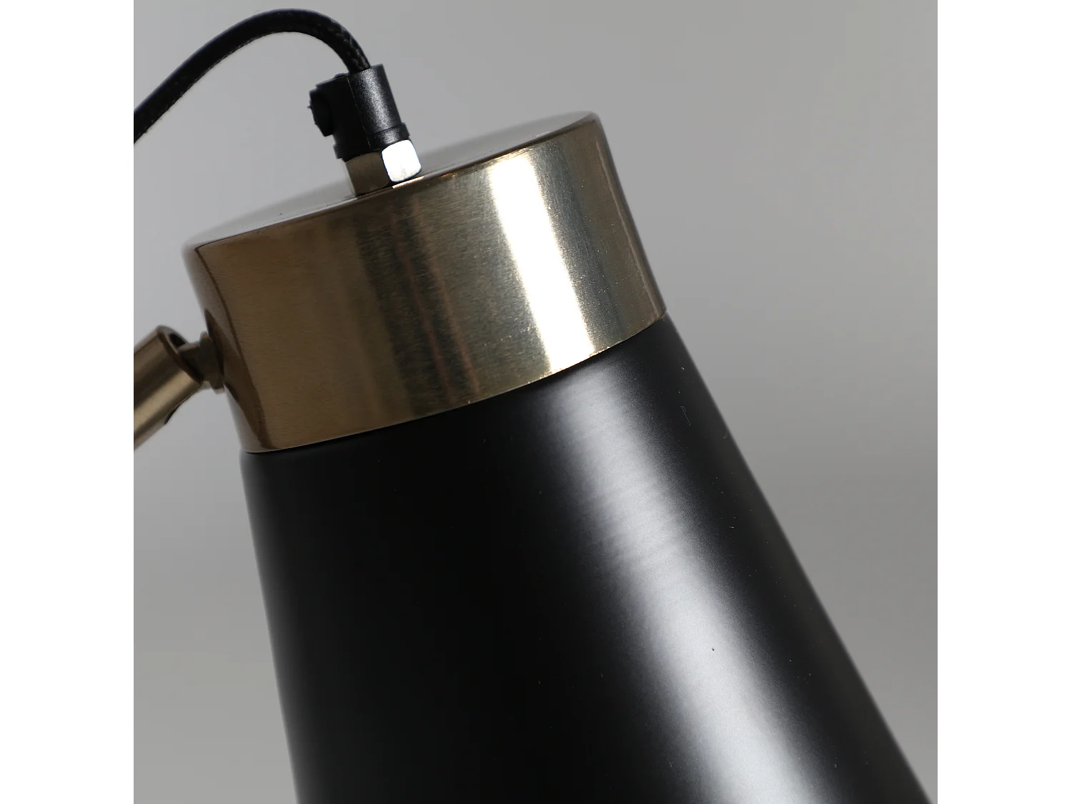 Lampe de chevêt en fer noir