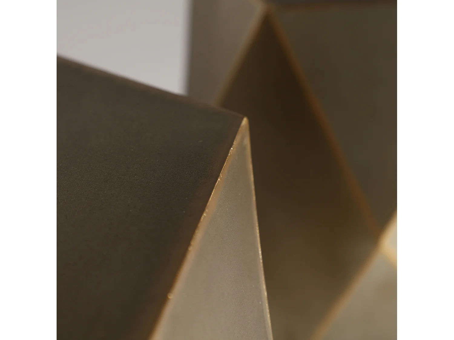 Table basse en fer cuivre 88x78x50 cm