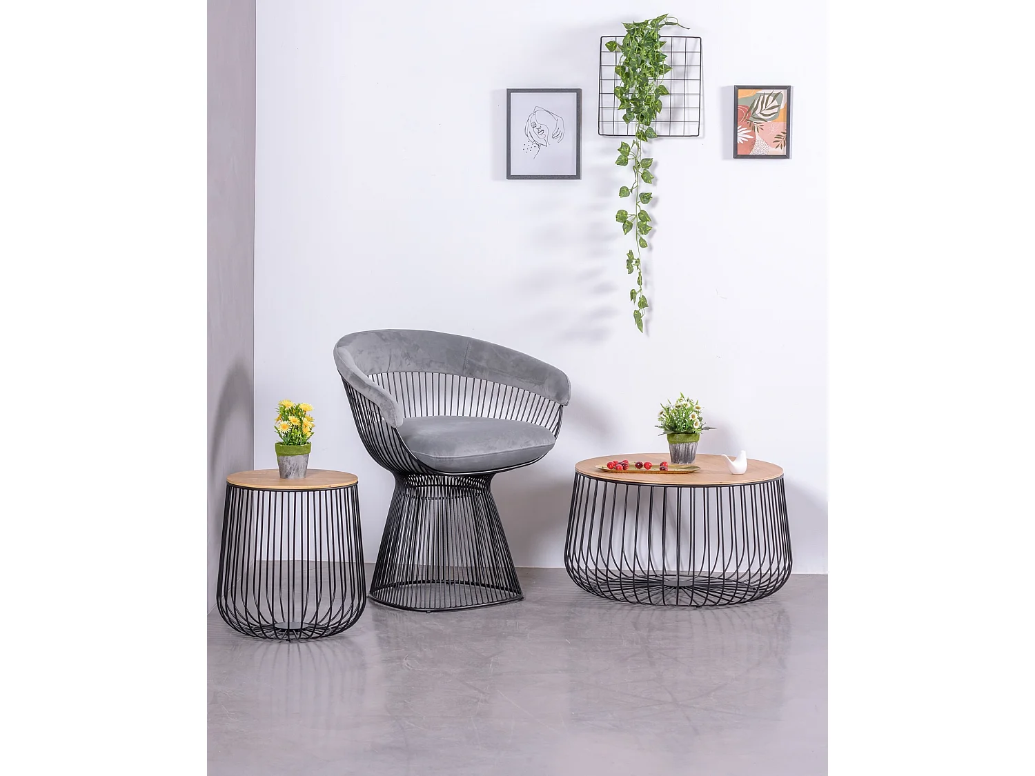 Poltrona de design estofada em veludo e estrutura em aço - Albert - Cinza