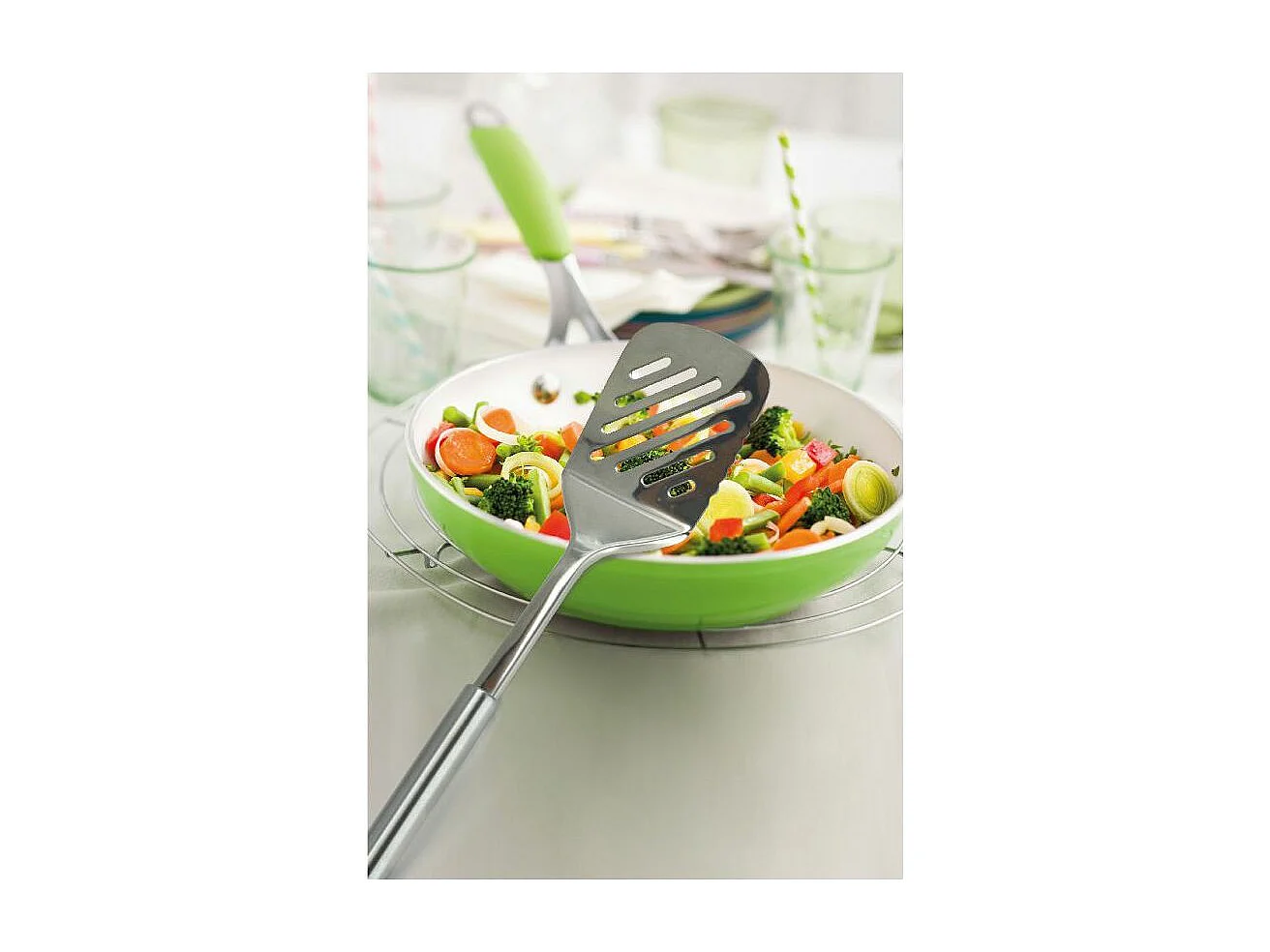 Spatule de cuisine ajourée en inox 33 cm Fackelmann Elemental