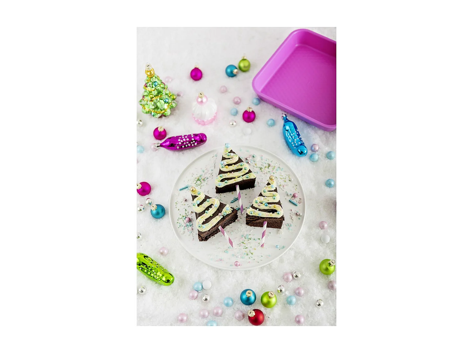 Ensemble de 4 moules fuchsia de 23 à 38 cm Tasty Pâtisserie