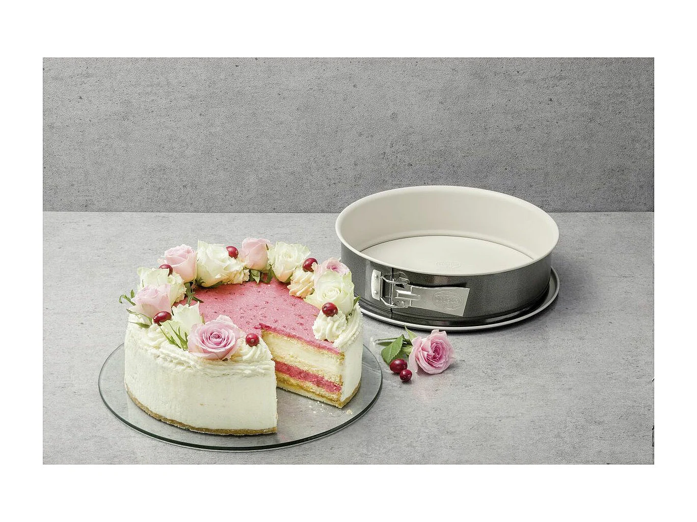 Ensemble de 4 moules à gâteaux de formes différentes de 28 à 32 cm Dr.Oetker Back-Trend