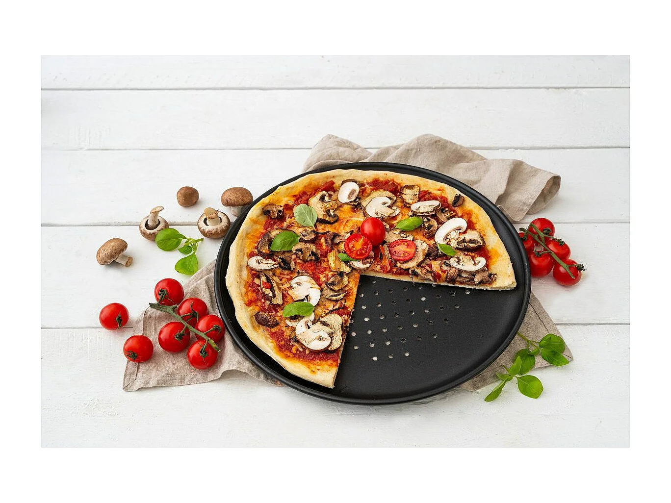 Plaque à pizza à fond perforé 32 cm Zenker Spécial Countries