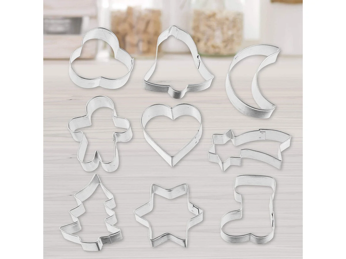 Ensemble avec plaque à pâtisserie extensible et 9 emporte-pièces sur cintre Zenker