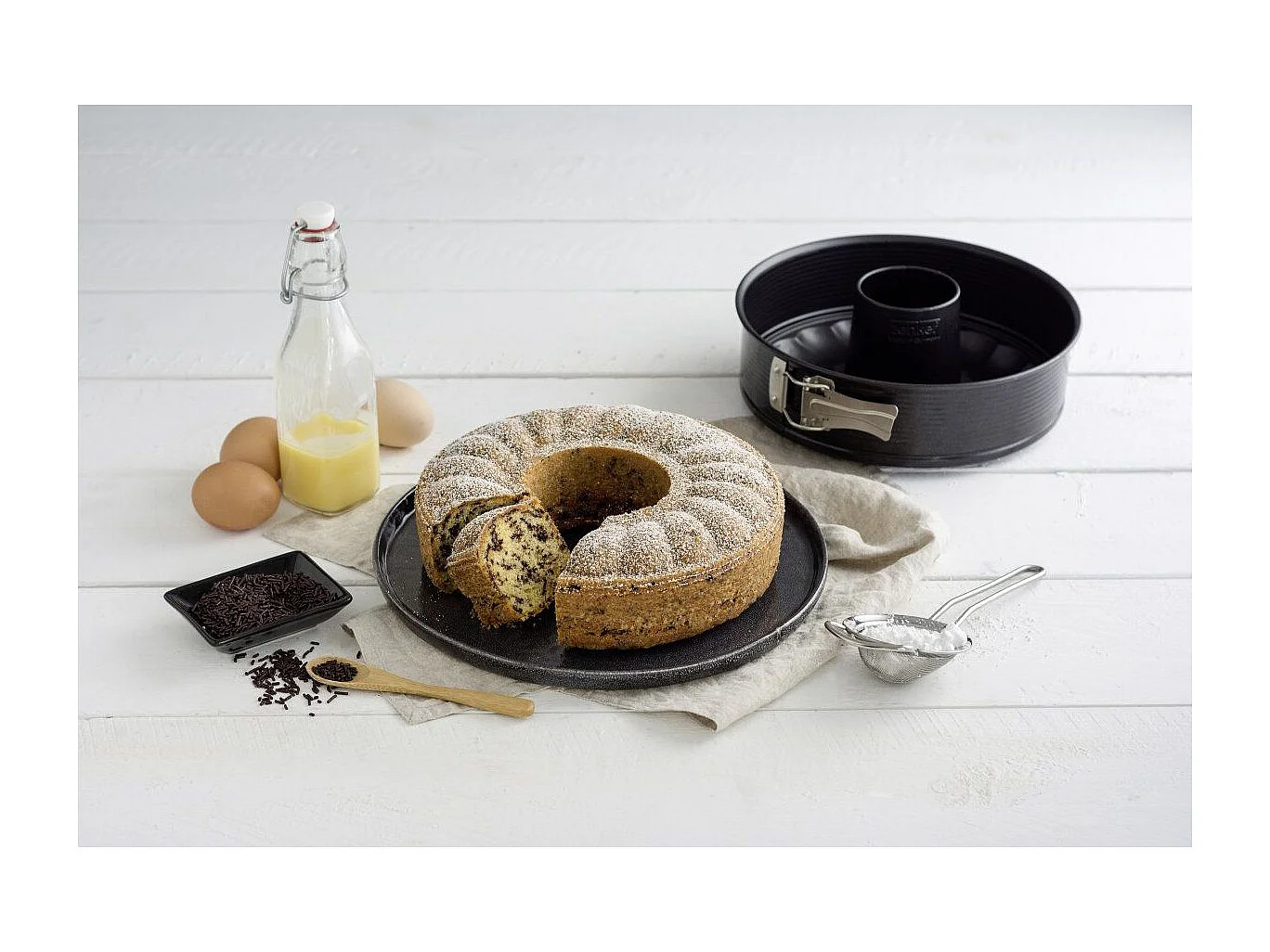 Set de 2 moules à manqué et 1 moule à manqué et savarin diamètres 20, 24 , 28 cm Zenker Black Metallic