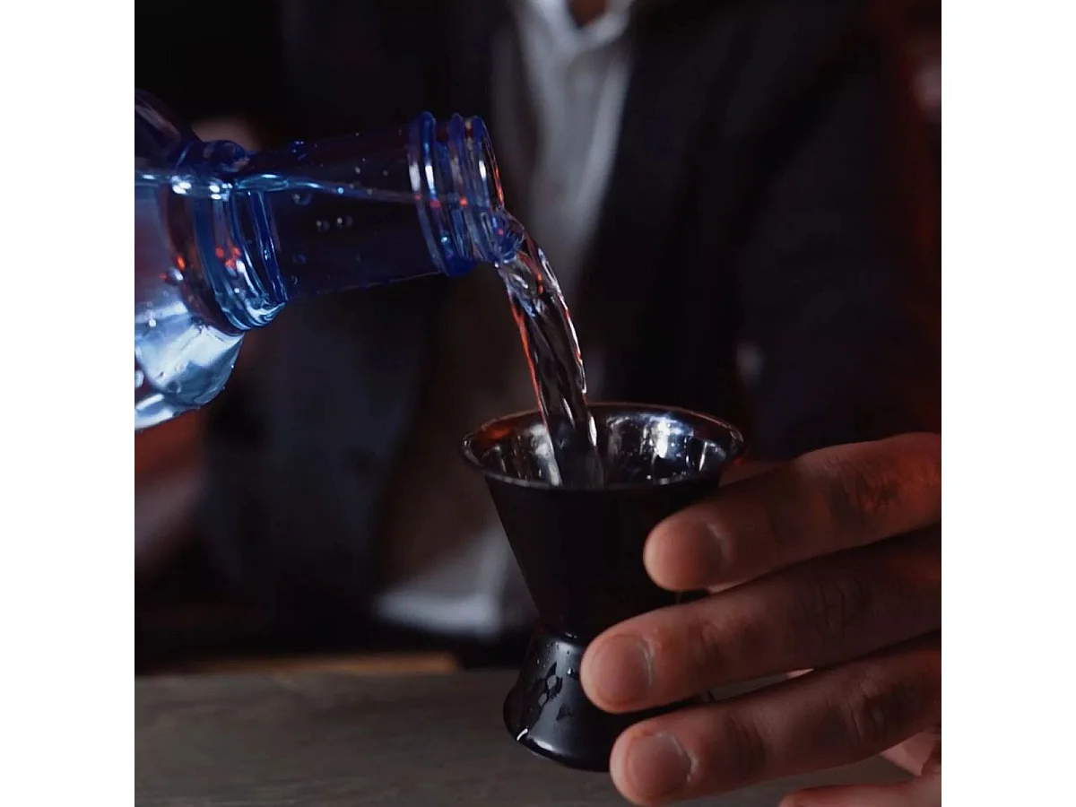 Shaker cocktails 750 ml et doseur d'alcool 4 cl Fackelmann Spectre