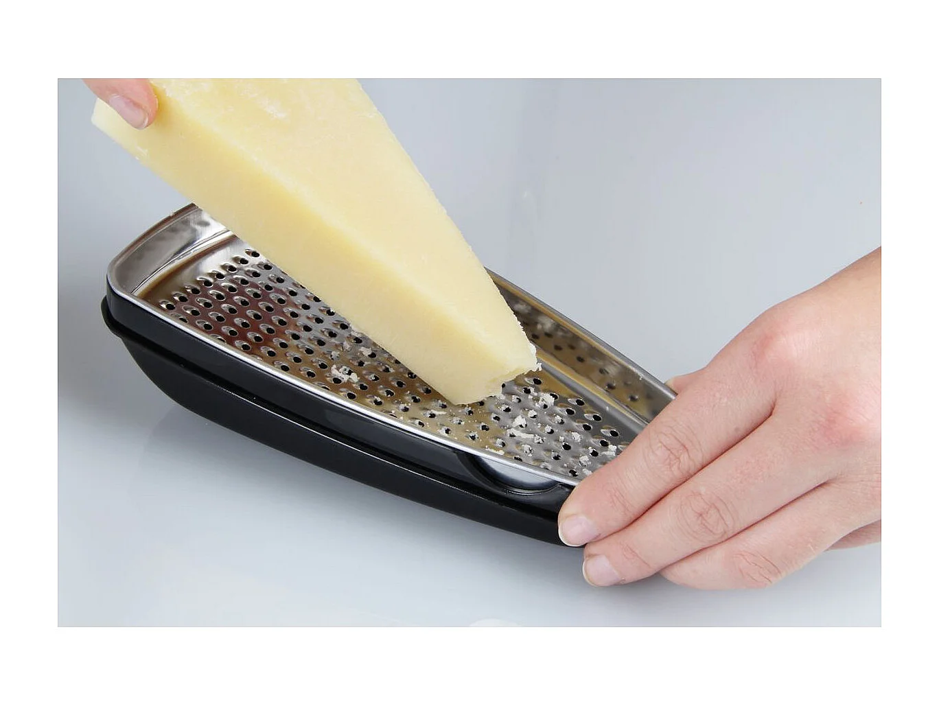 Râpe à parmesan et sa boîte de rangement 19 cm Fackelmann Handmade Tradition