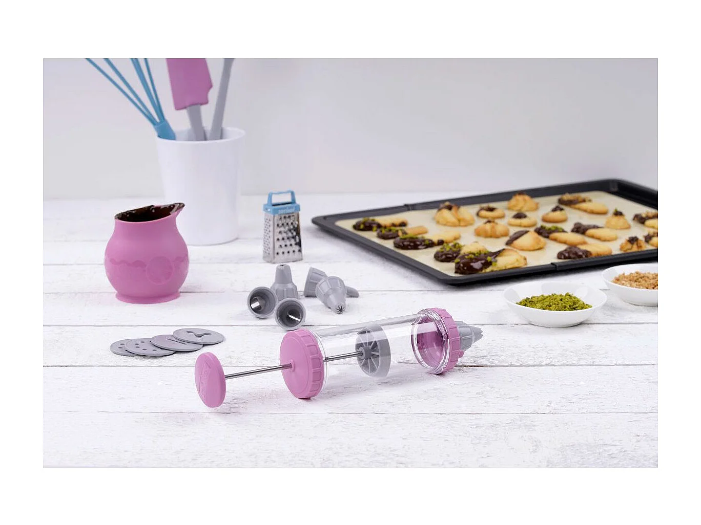 Seringue de pâtisserie et 6 embouts et 6 disques à motifs Zenker Sweet Sensation