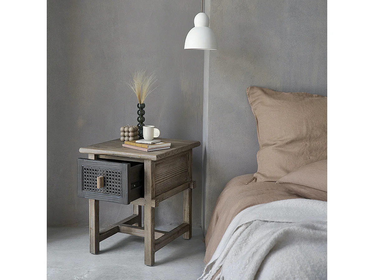 Comodino in legno massello di pino riciclato