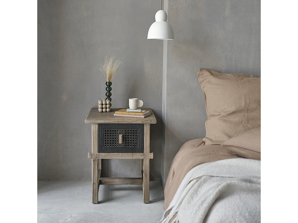 Comodino in legno massello di pino riciclato