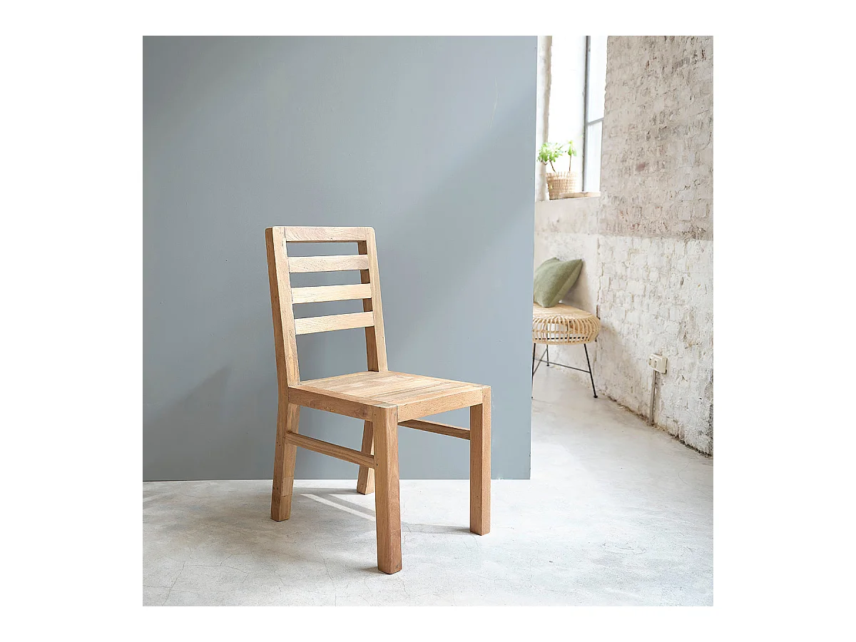 Chaise en bois teck recyclé massif