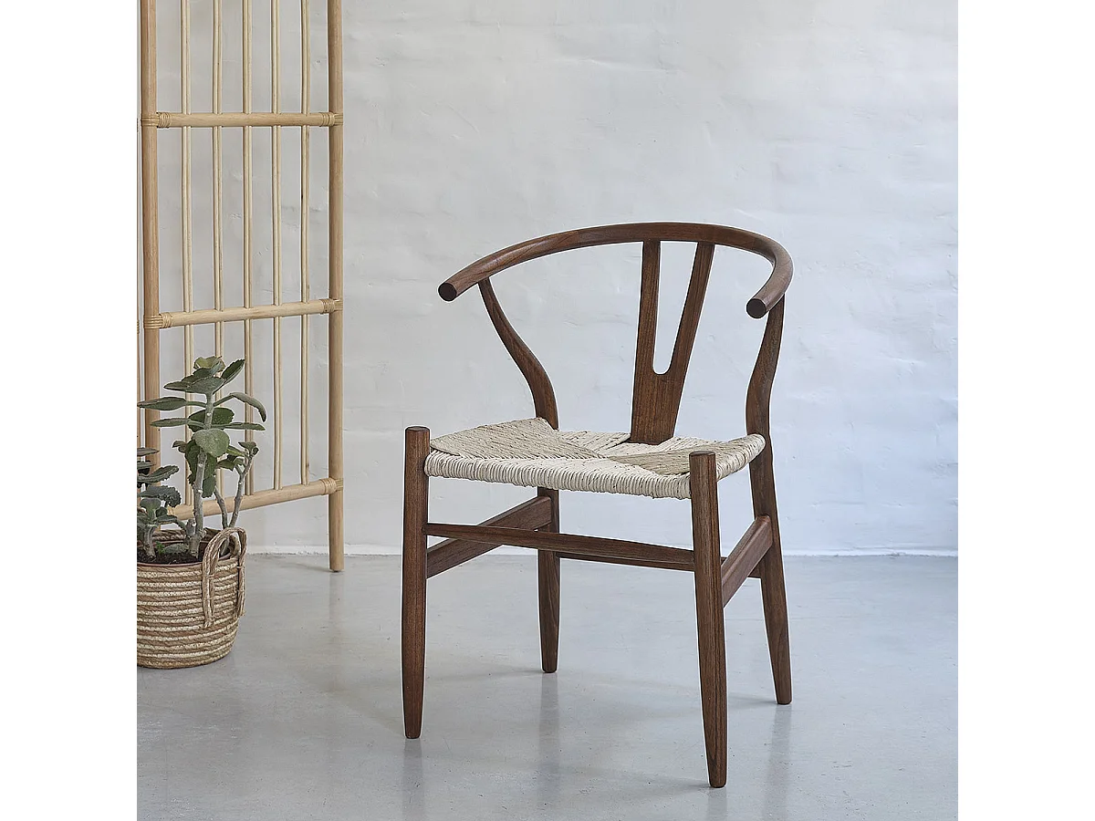 Sedia in mindi massello finitura in noce