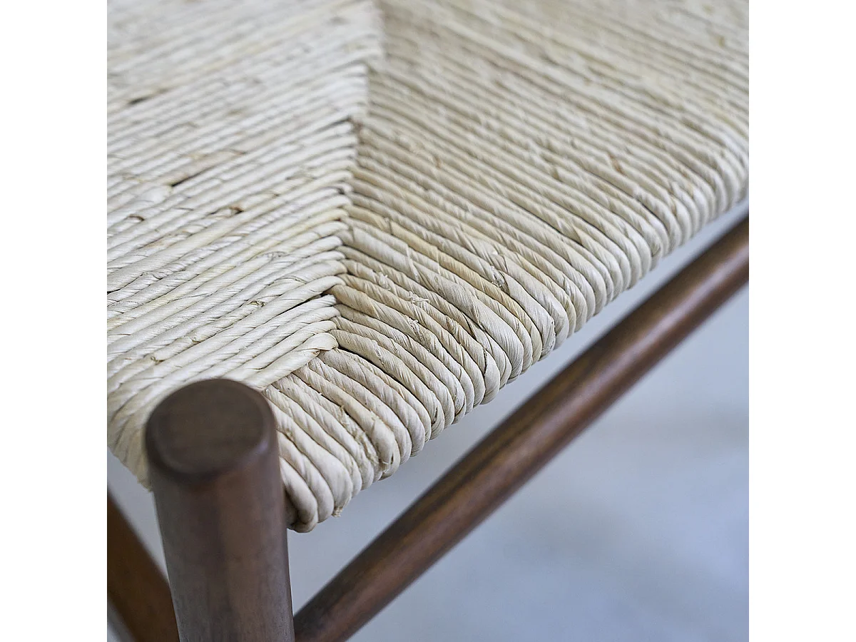 Silla de mindi macizo acabado nogal y cuerda natural