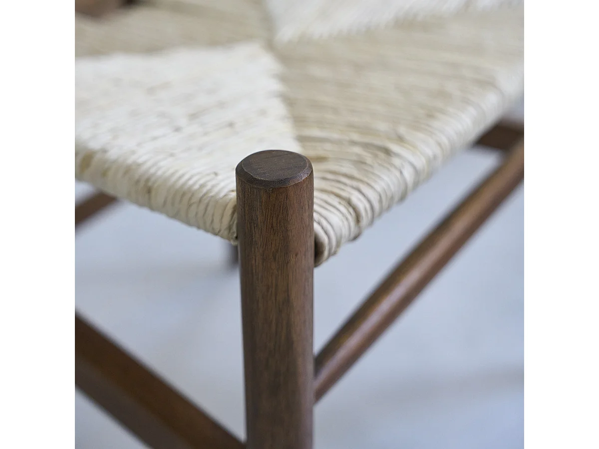 Silla de mindi macizo acabado nogal y cuerda natural
