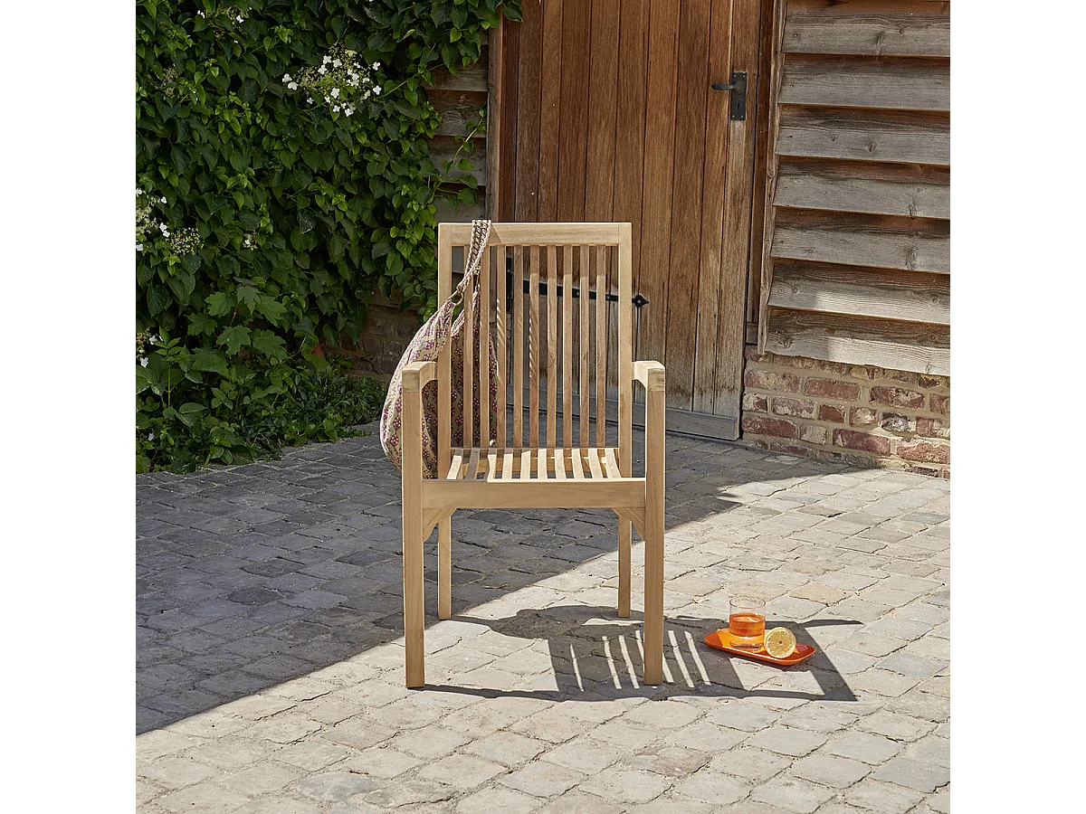 Poltrona da giardino impilabile in teak