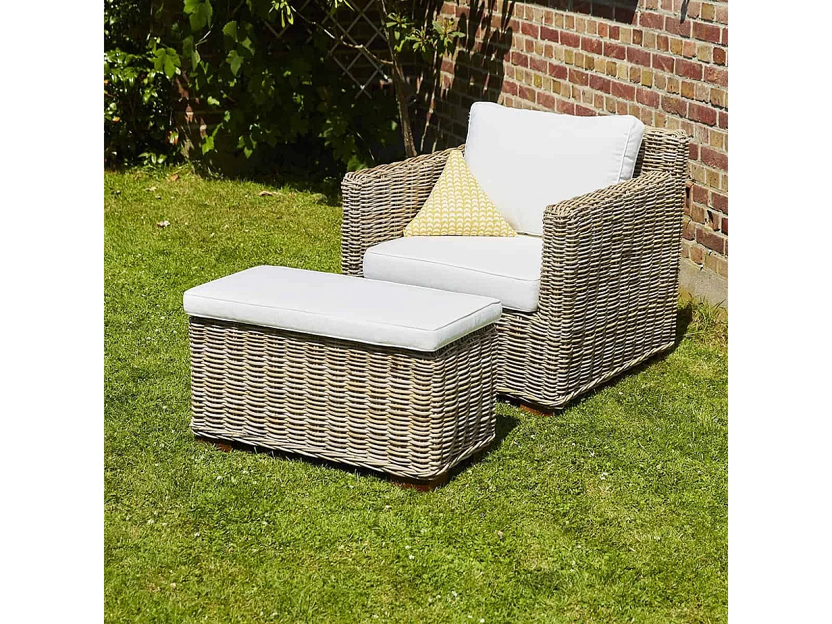 Sillón de kubu con puf