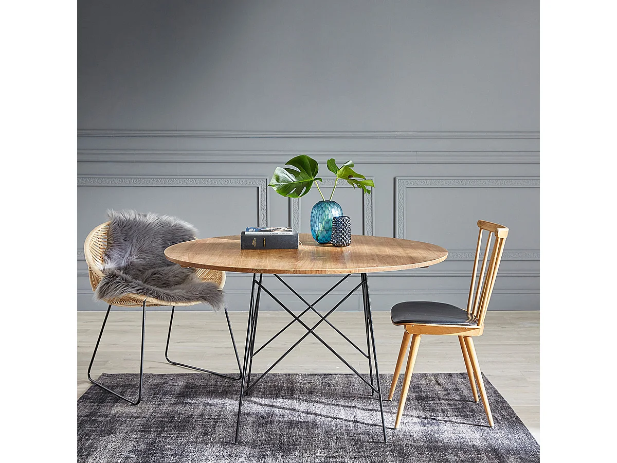 Tavolo in mindi con finitura naturale per 4 persone