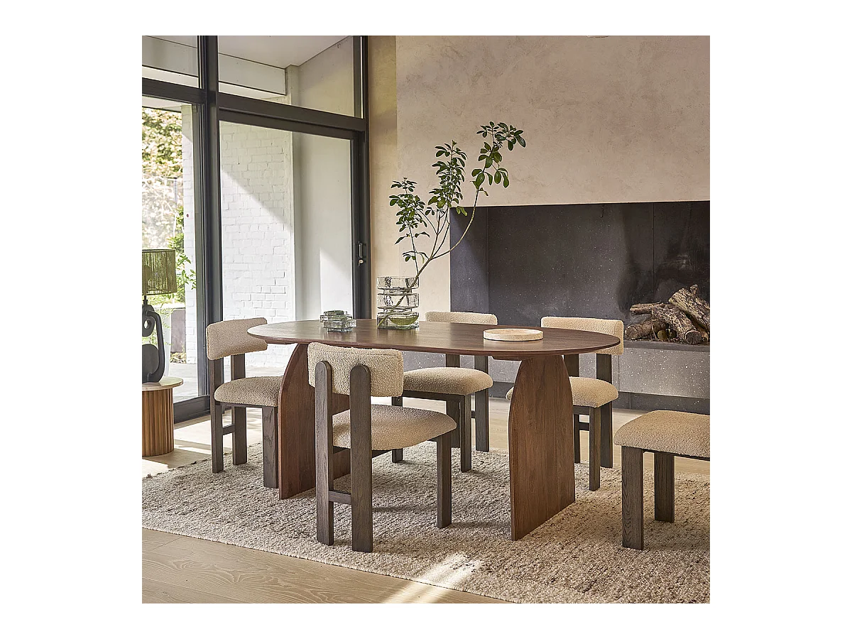 Table en manguier massif finition noyer 8 pers.