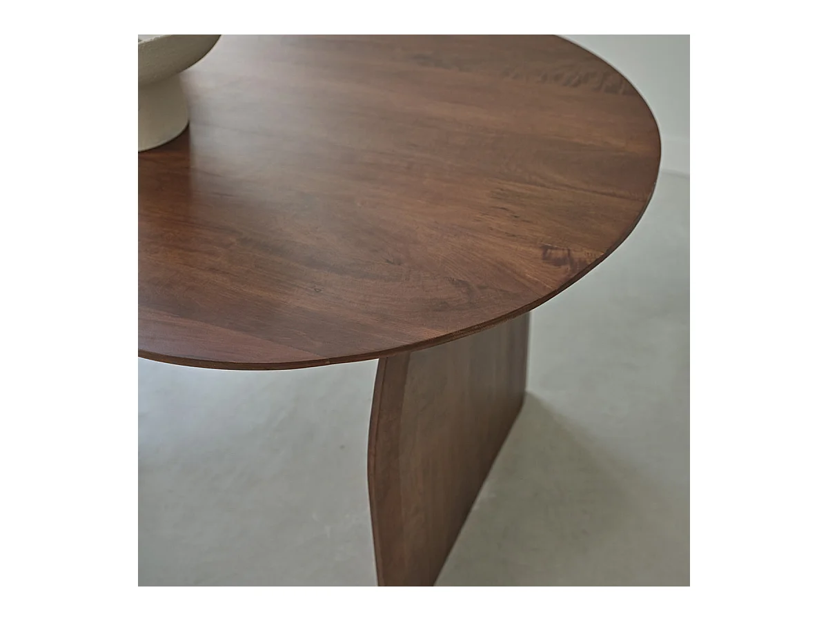 Table en manguier massif finition noyer 8 pers.