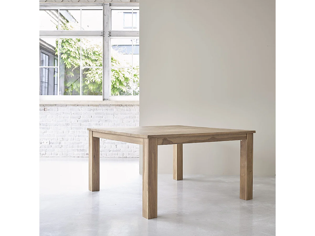 Mesa cuadrada de teca para 6 a 8 comensales