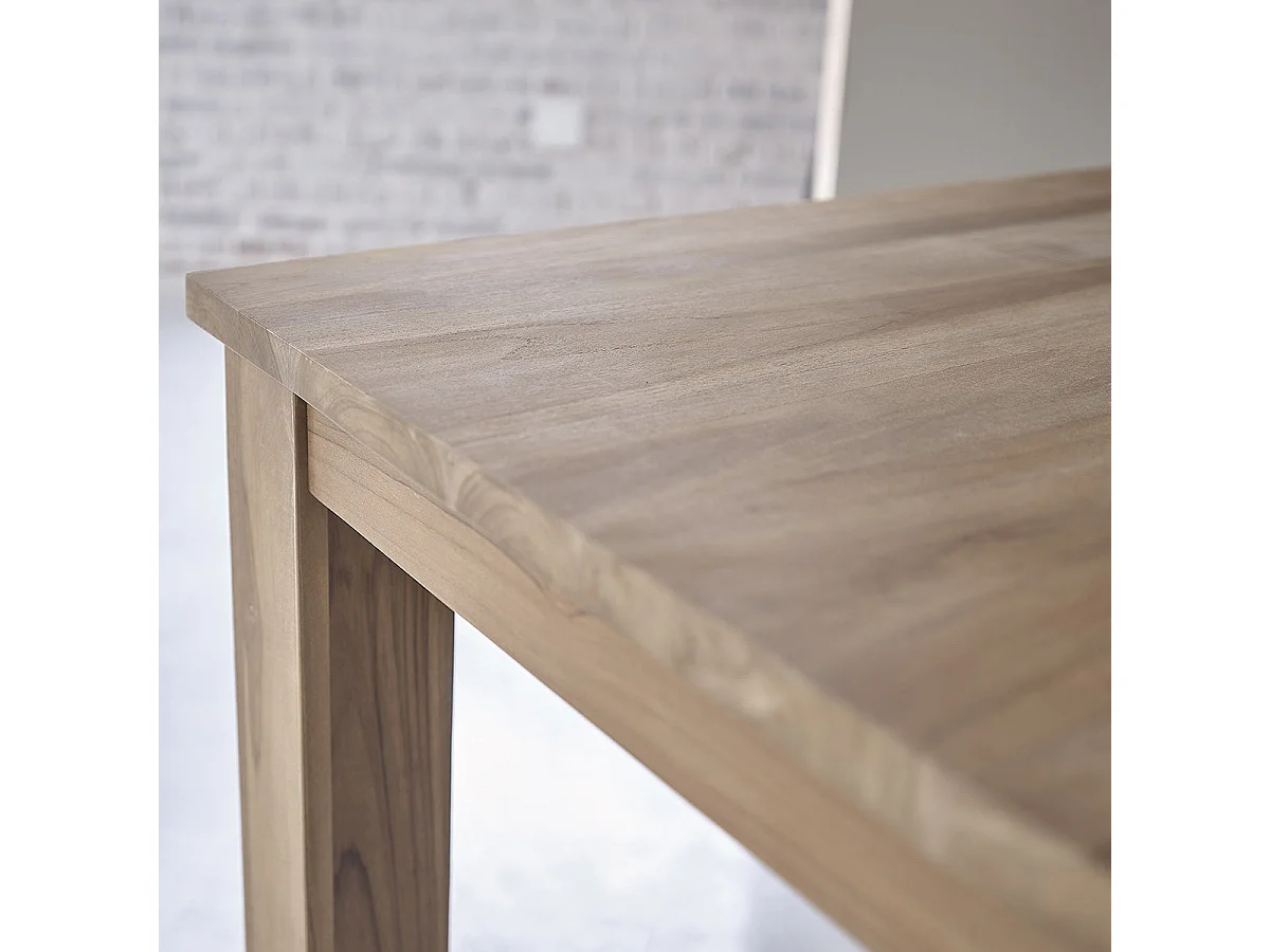 Mesa cuadrada de teca para 6 a 8 comensales