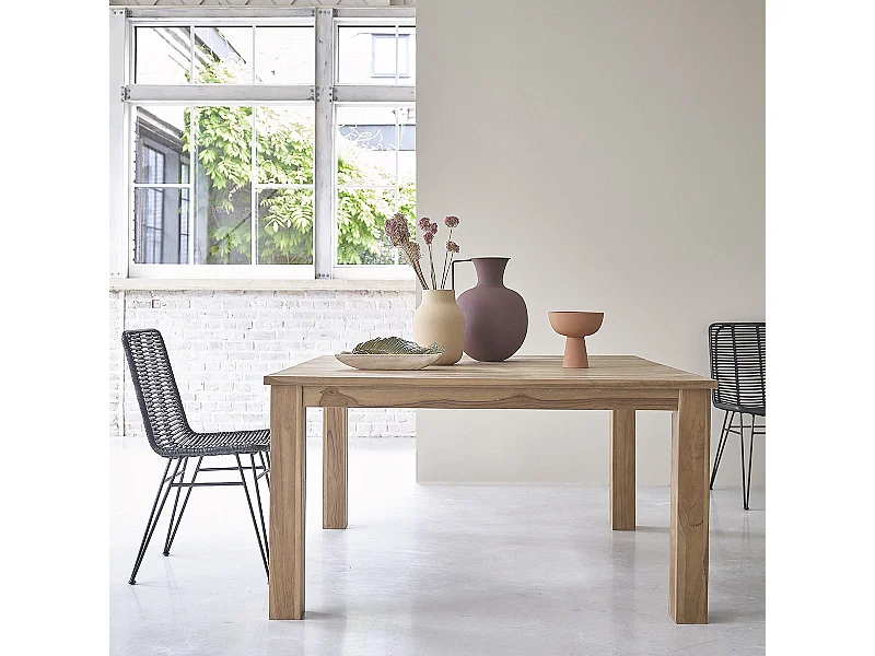 Mesa cuadrada de teca para 6 a 8 comensales