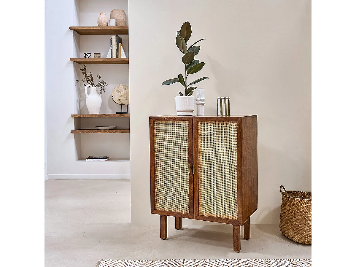 Aparador de madera de mango maciza con acabado nogal y rejilla de 68 cm