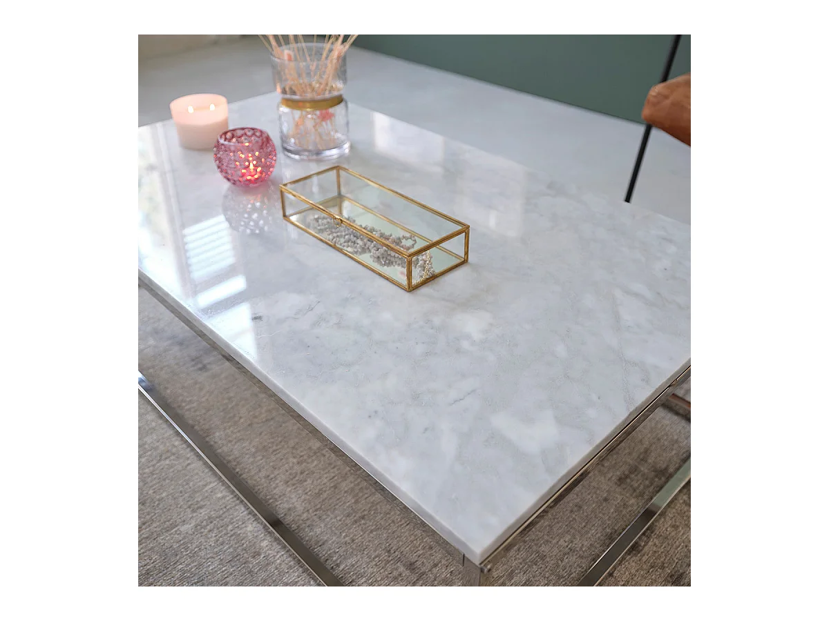 Table basse en marbre et métal