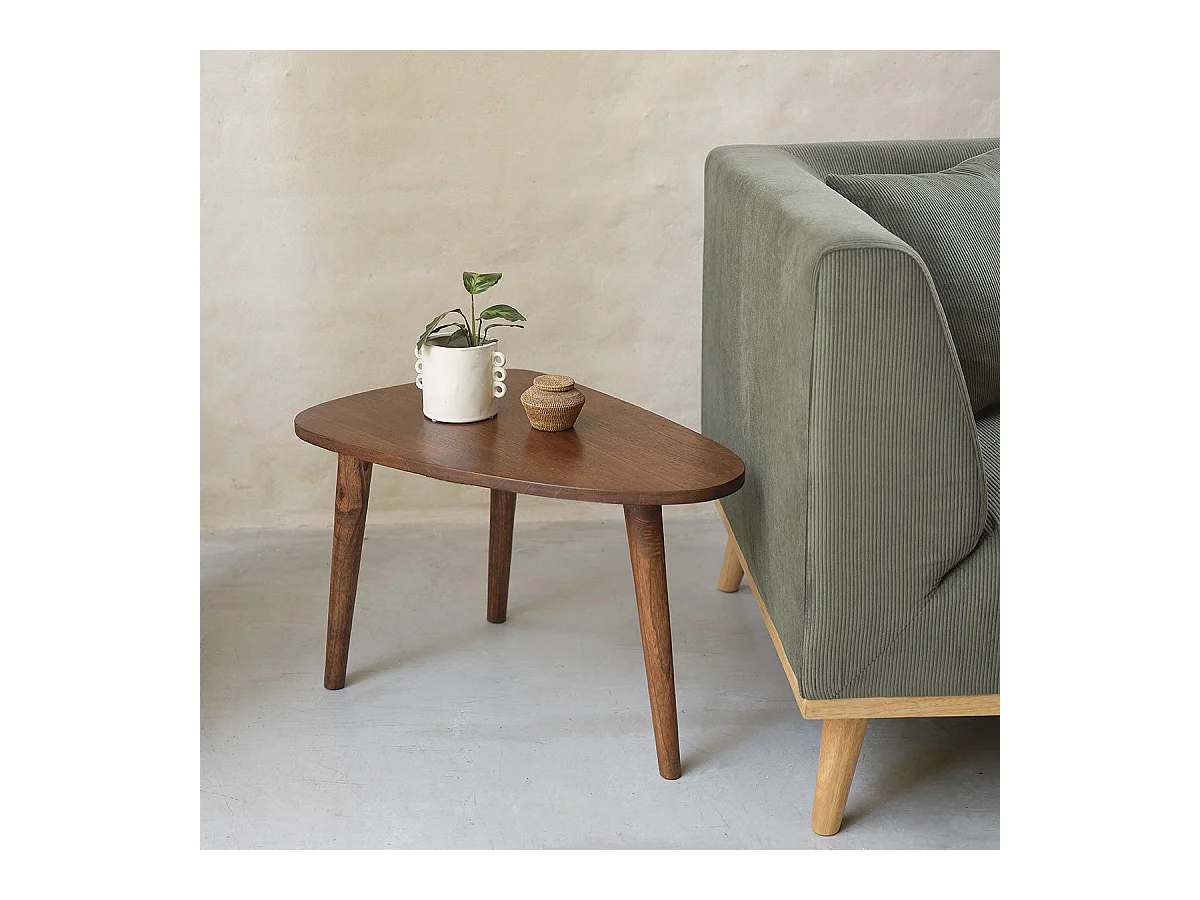 Table basse en mindi massif finition noyer 62 cm