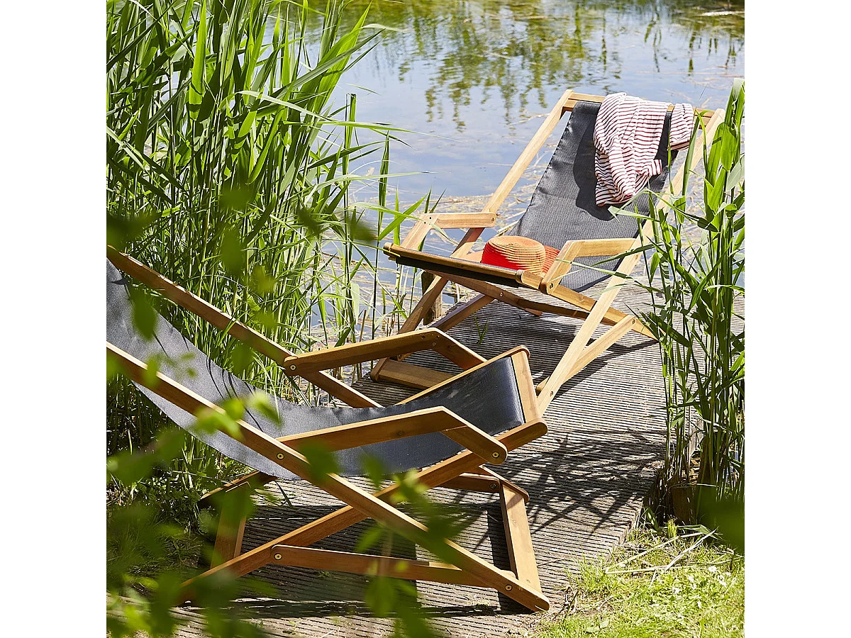 Transat en bois de acacia et textilène