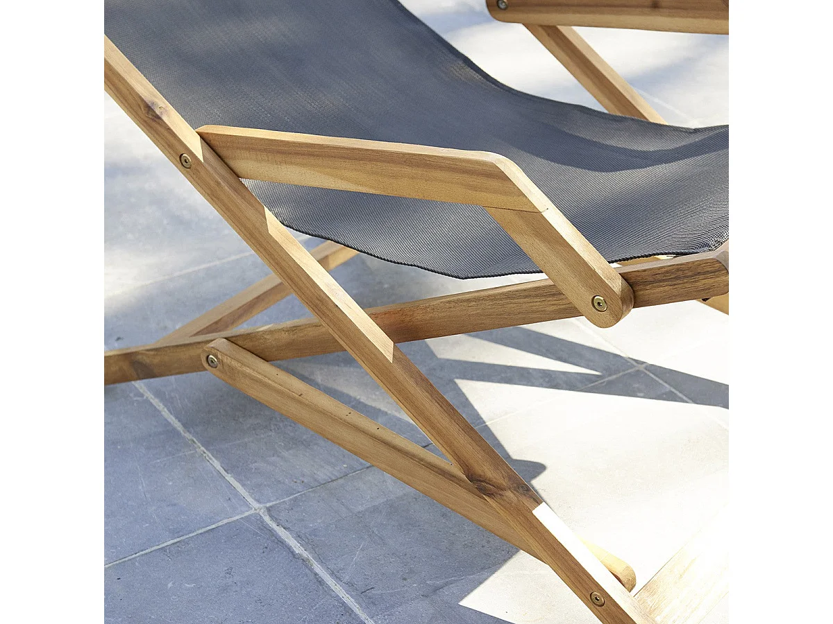 Set di 2 sdraio in legno massello di acacia e textilene nero