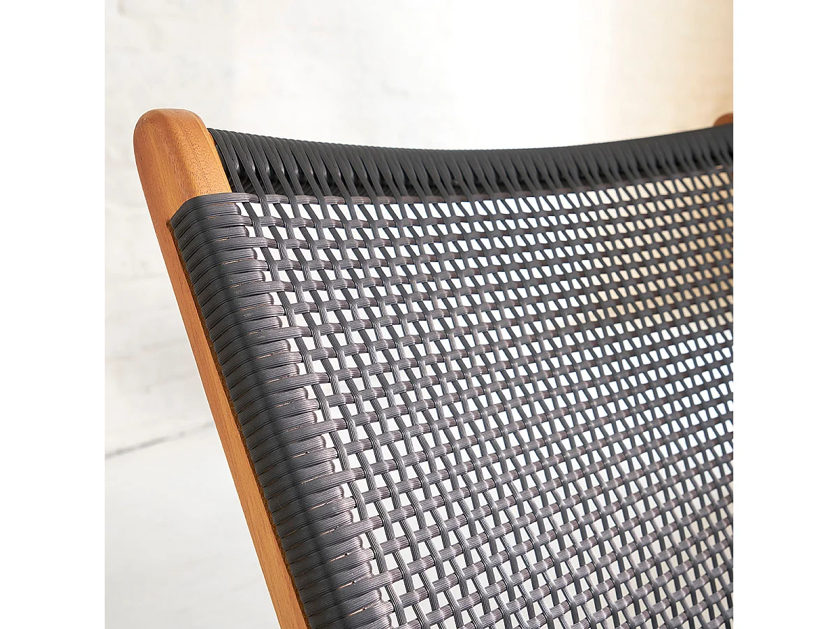 Sillón de madera de teca maciza y tela