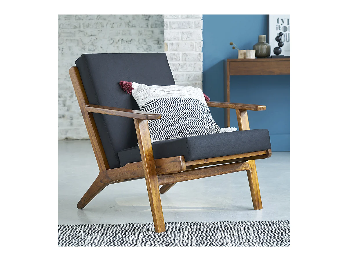 Fauteuil noir en bois teck massif