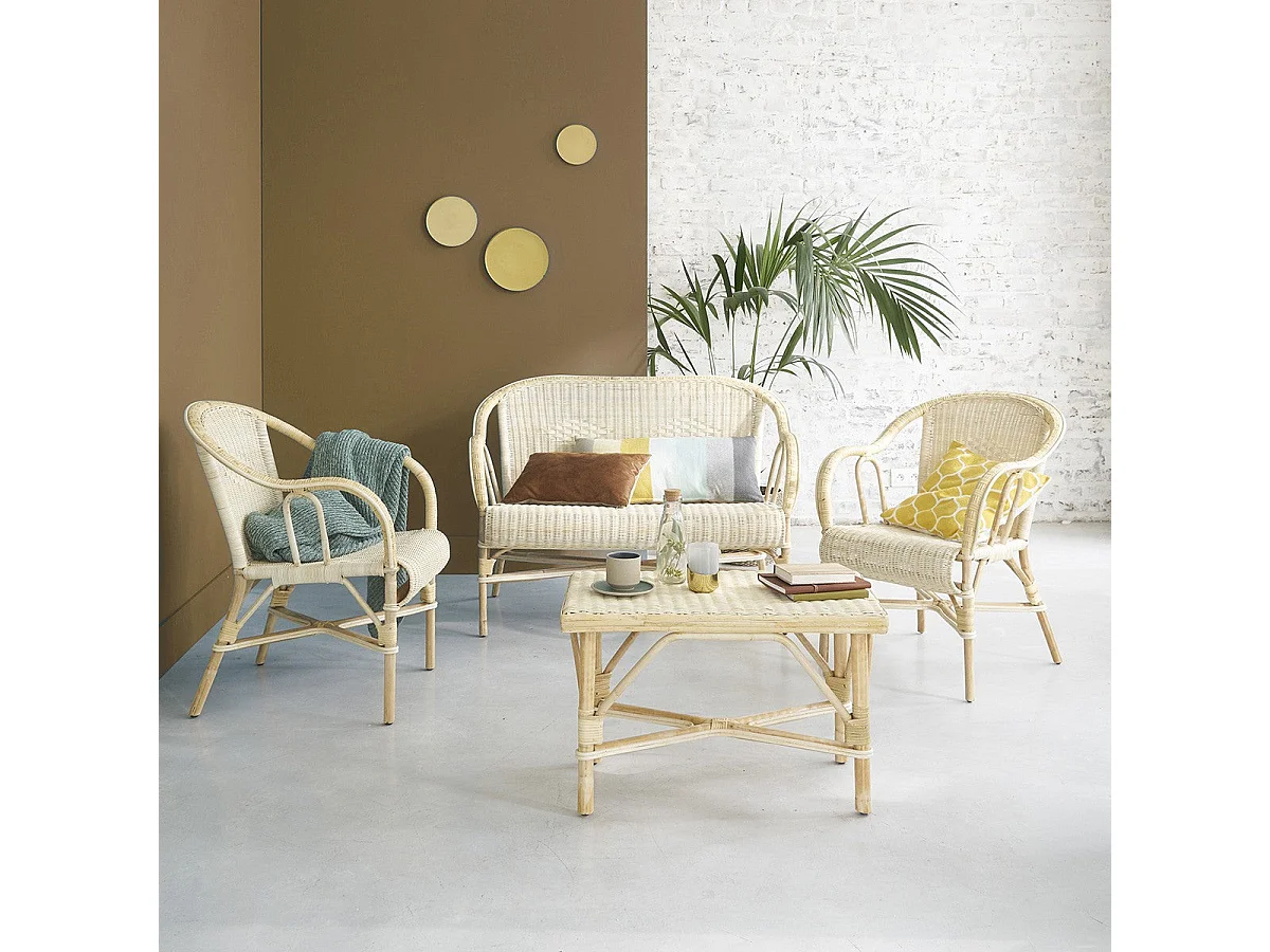 SaSet in rattan, 1 divano, 2 poltrone e 1 tavolino