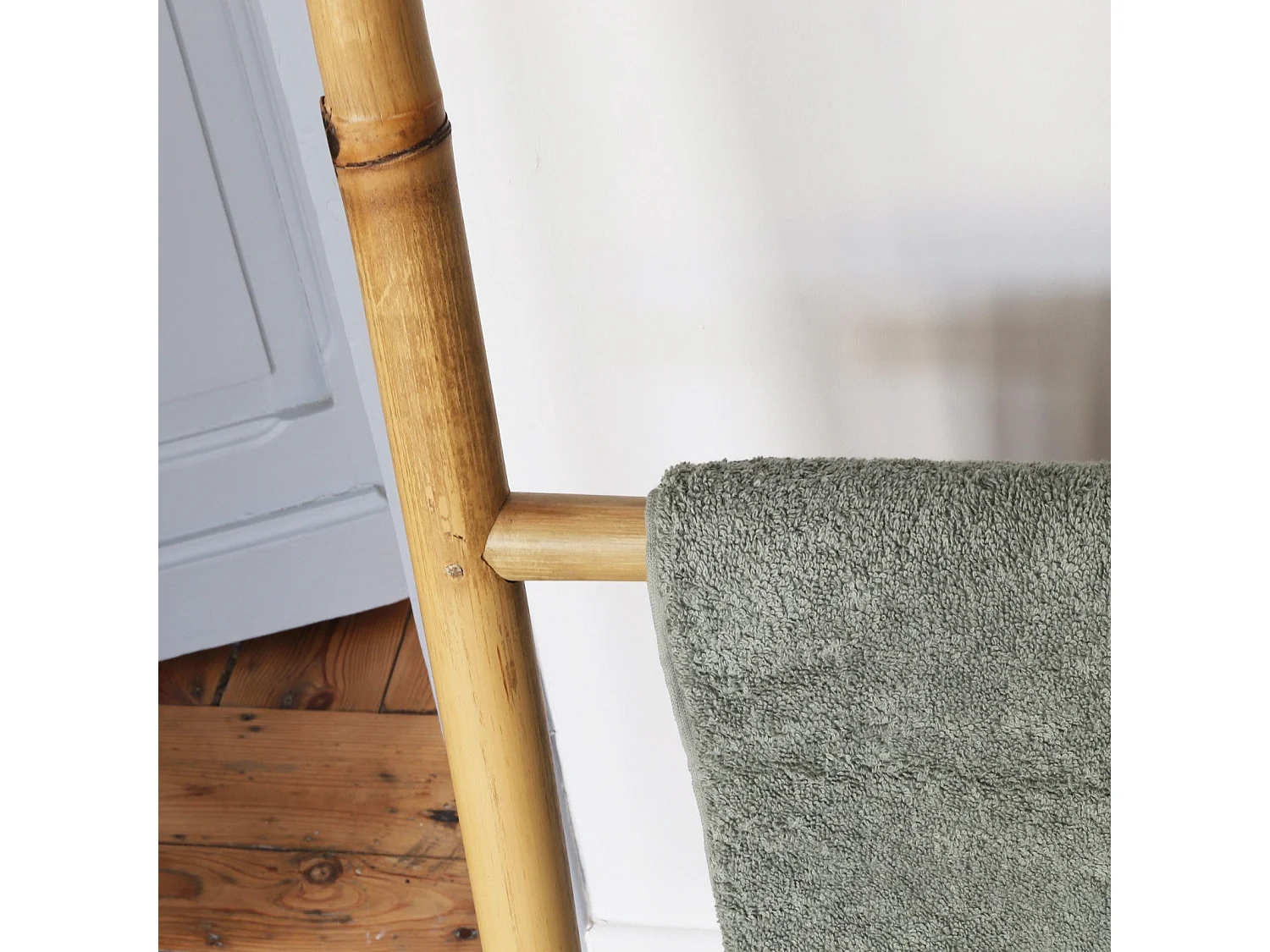 Echelle porte-serviettes en bois de bambou