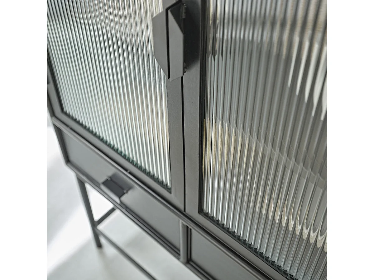 Vaisselier en métal et verre ondulé