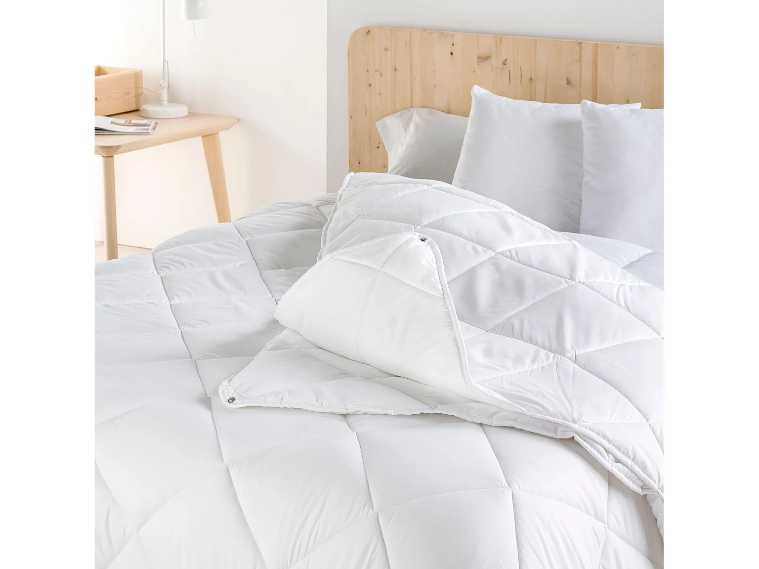 Couette toutes saisons 120 + 250 gr 220x220 cm (Lit 135/140) Basic