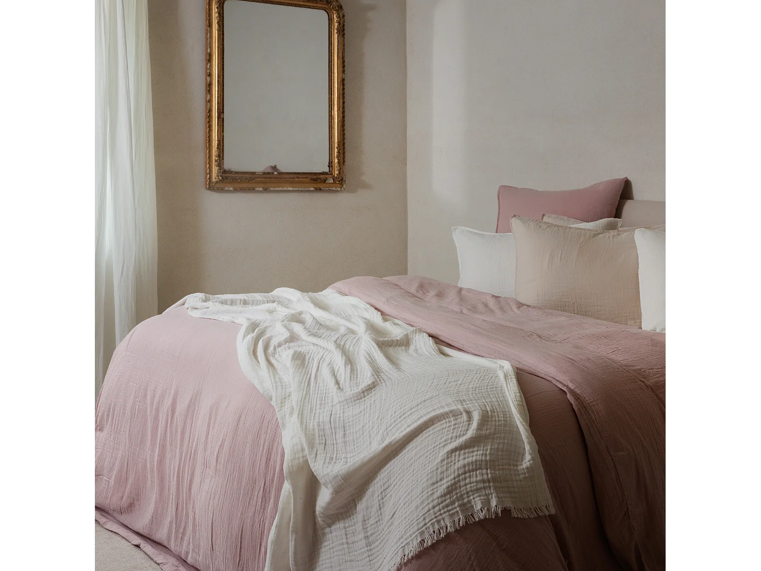 Parure de lit 3 pièces 260x240 cm et 65x65 cm mousseline de coton MILOS rose