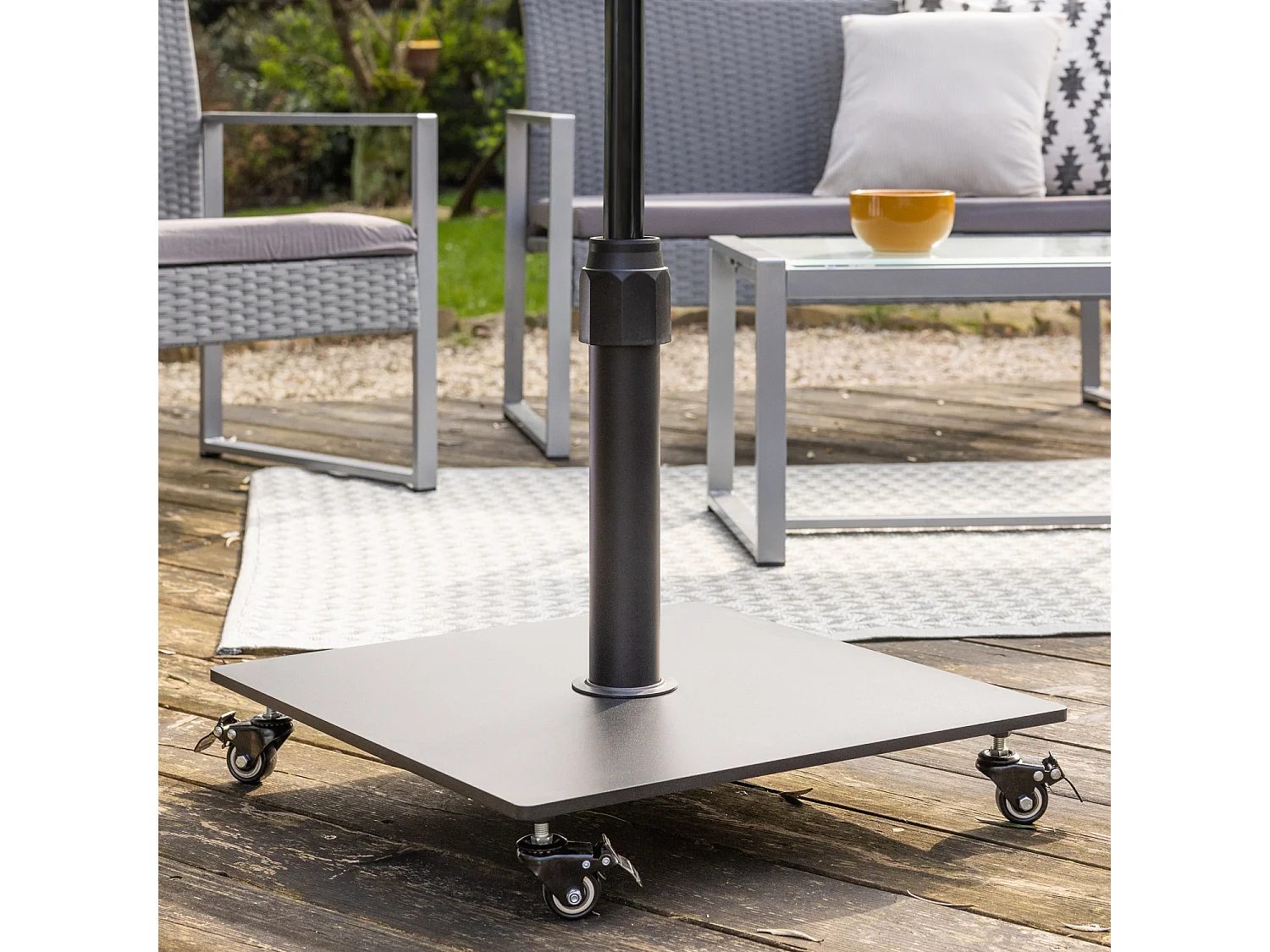 Pied de parasol droit avec roulettes VANNES - HAPPY GARDEN